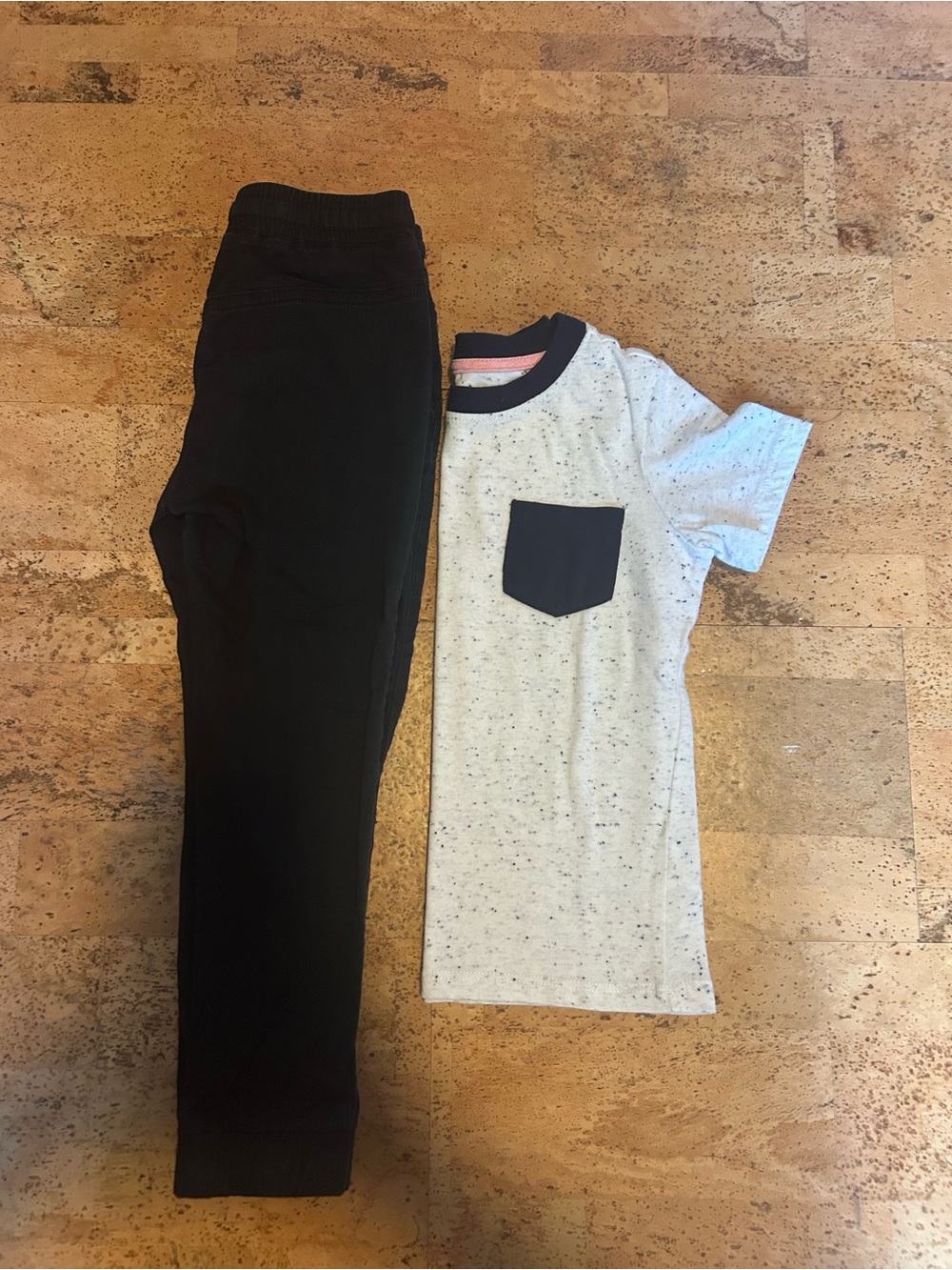 Andy & Evan 2-Piece Outfit Set Boys Size 4T Black Jogger Pants & Speckled Pocket